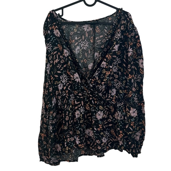 2/$15 Lane Bryant 18/20 V-Neck Black Floral Blouse Elastic Waist Ruffles - Picture 3 of 9